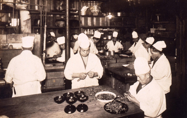 昭和初期の厨房